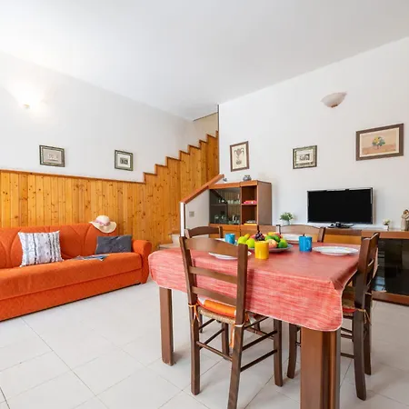 Yasmin By Interhome *